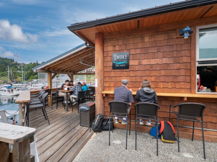 SMOKE ON THE WATER BBQ SHACK 611 School Road Gibsons BC V0N1V0 - Gibsons & Area COMM for sale(C8044977)