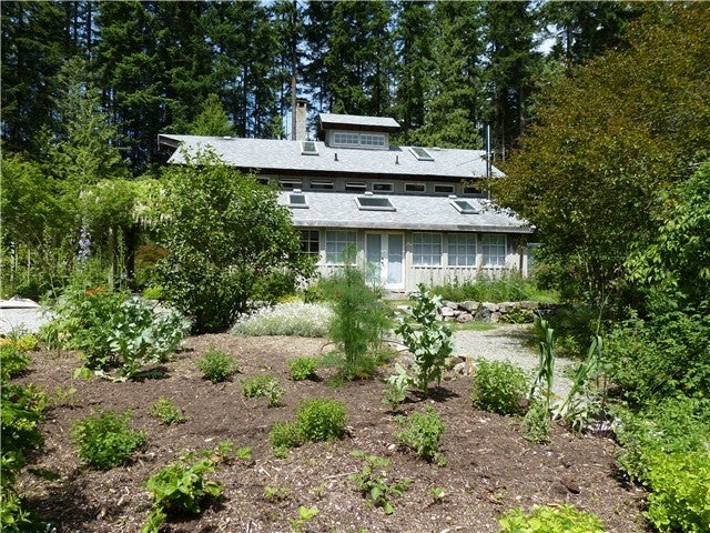 3741 Sunshine Coast Hwy, Gibsons BC V0N 2W2 - Roberts Creek House/Single Family, 2 Bedrooms (V996390)