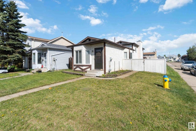 8304 157 AV NW - Belle Rive Detached Single Family for Sale, 3 Bedrooms (E4436335)