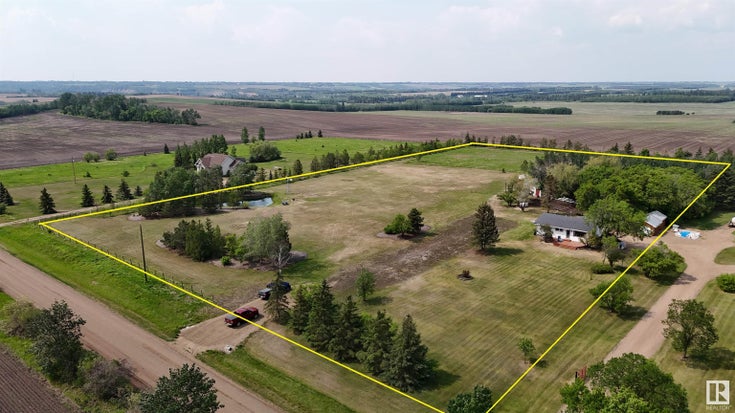 23222 TWP RD 560 - Gibbons Detached Single Family for Sale, 3 Bedrooms (E4440373)