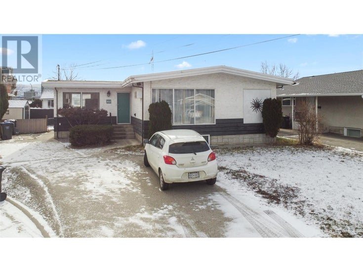 1611 Elm Street E - Kelowna House for Sale, 6 Bedrooms (10334847)