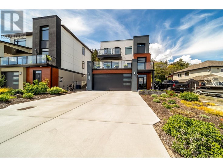 3702 Astoria Drive - West Kelowna House for Sale, 3 Bedrooms (10348578)