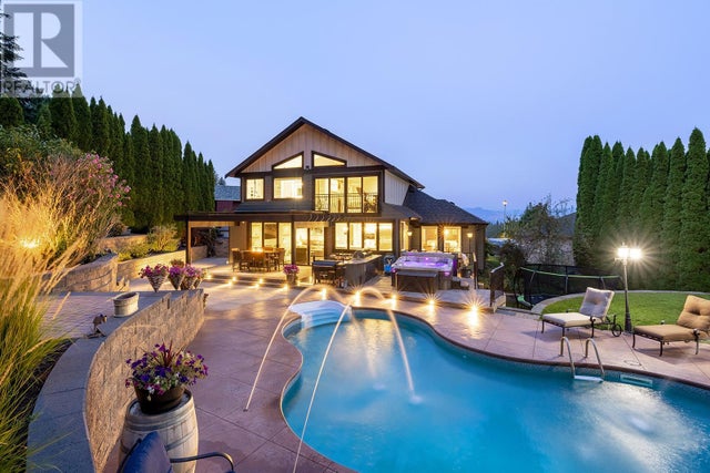 2227 Shannon Woods Place - West Kelowna House for Sale, 4 Bedrooms (10348693)