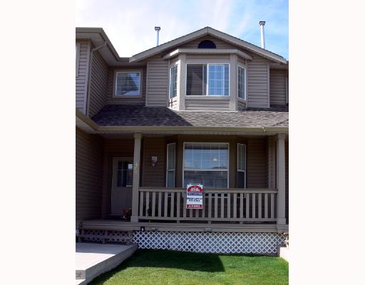 # 402 2006 Luxstone Bv Sw - Luxstone Row/Townhouse for sale, 3 Bedrooms (C3284333)