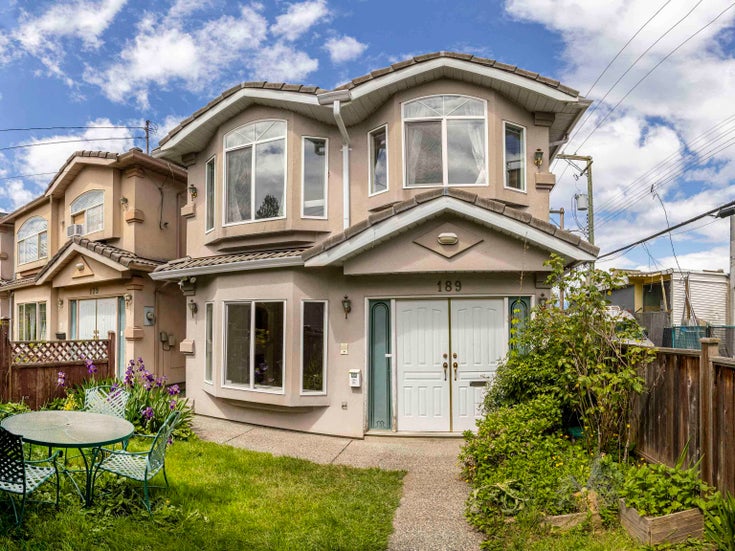 189 E 26th Avenue - Main Single Family Residence for Sale, 5 Bedrooms (R3004700)
