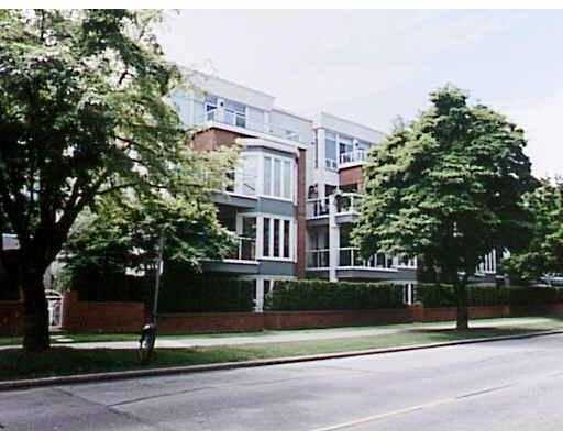 # 201 2288 W 12TH AV - Kitsilano Apartment/Condo, 2 Bedrooms (V616889)