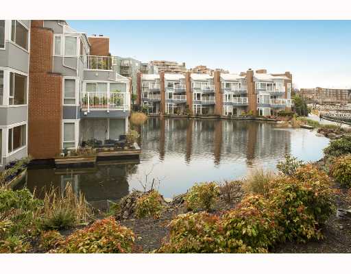 # 101 1551 MARINER WK - False Creek Apartment/Condo, 2 Bedrooms (V683139)