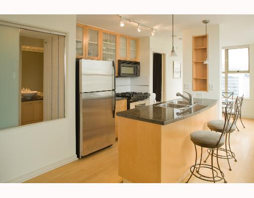 # 2006 969 RICHARDS ST - Downtown VW Apartment/Condo, 1 Bedroom (V705519)