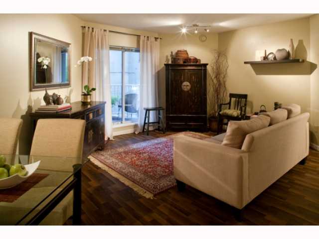 # 201 2023 FRANKLIN ST - Hastings Apartment/Condo for sale, 1 Bedroom (V815501)