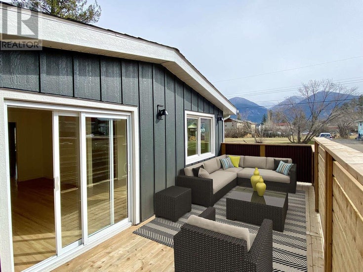1201 2nd Street - Invermere House for Sale, 2 Bedrooms (10326879)