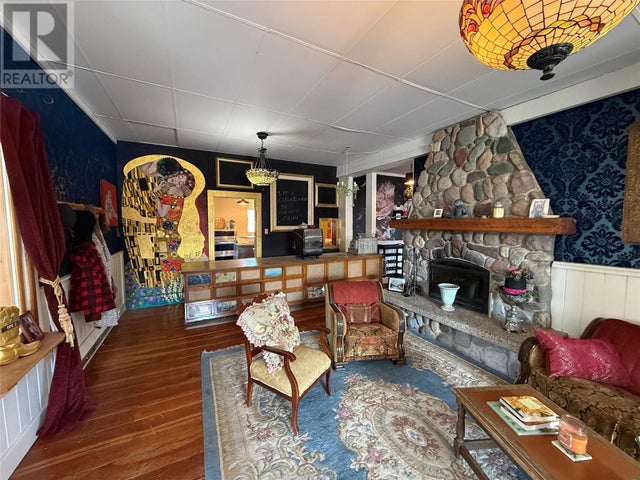 9215 Main Avenue - Wilmer House for Sale, 6 Bedrooms (10344838)