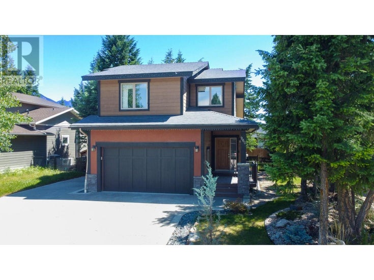 960 COPPER POINT Way - Invermere House for Sale, 4 Bedrooms (10347718)