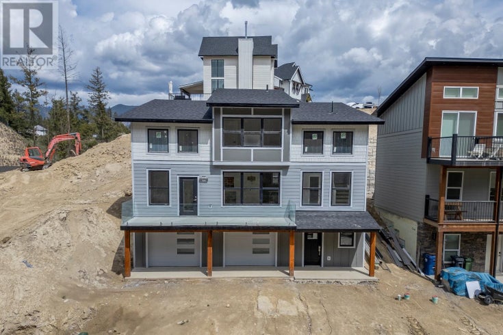 746 TAYNTON Drive - Invermere House for Sale, 4 Bedrooms (10348246)