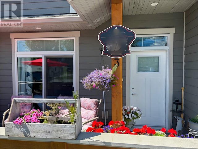 902 6TH Avenue Unit# 3 - Invermere Row / Townhouse for Sale, 3 Bedrooms (10349277)