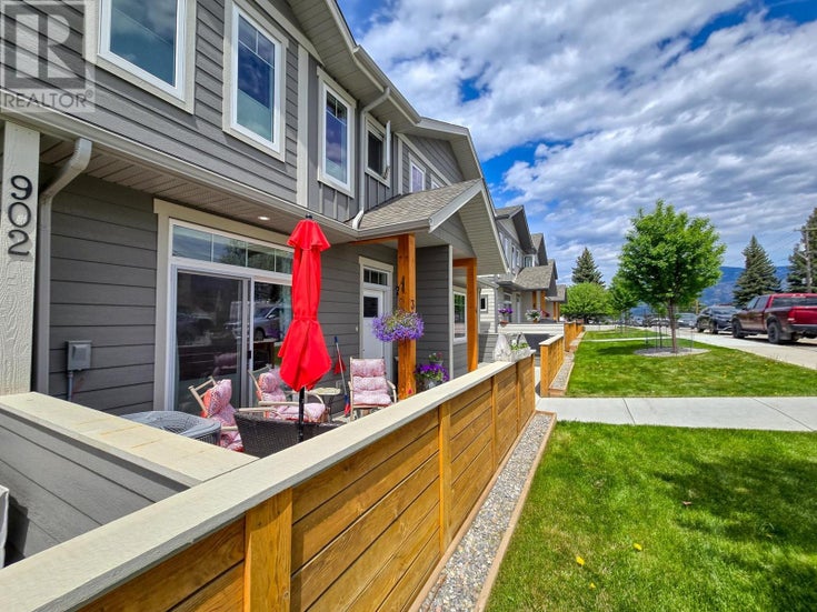 902 6TH Avenue Unit# 3 - Invermere Row / Townhouse for Sale, 3 Bedrooms (10349277)