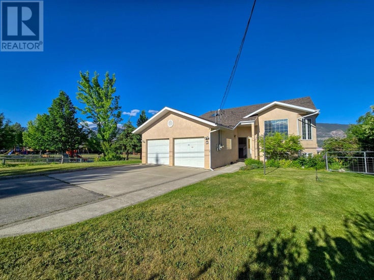 817 12th Avenue - Invermere House for Sale, 4 Bedrooms (10349937)