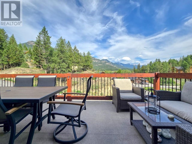 989 SWANSEA VIEW Road Unit# 22 - Windermere Row / Townhouse for Sale, 3 Bedrooms (10351645)