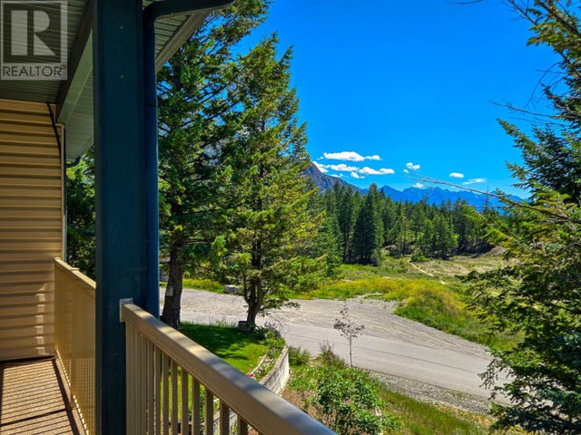 31A Wolf Crescent - Invermere Duplex for Sale, 4 Bedrooms (10355560)