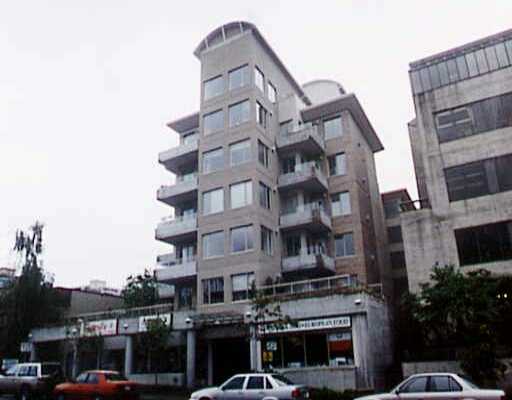 # 302 137 W 17TH ST - Central Lonsdale Apartment/Condo, 2 Bedrooms (V260240)