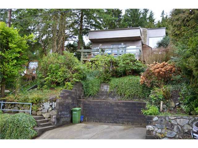 2235 CALEDONIA AV - Deep Cove House/Single Family, 3 Bedrooms (V931280)