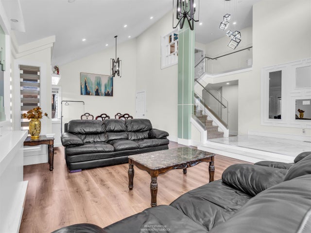 5775 184a Street - Cloverdale BC Single Family Residence for Sale, 5 Bedrooms (R3034160)