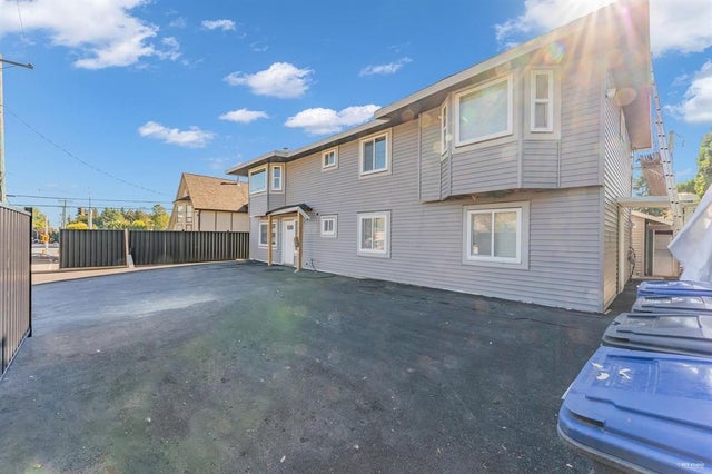 13572 68 Avenue - West Newton Single Family Residence for Sale, 13 Bedrooms (R3036571)