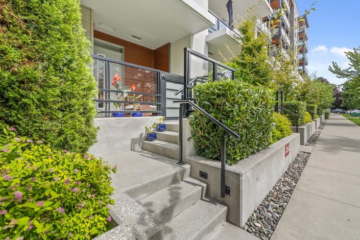 TH1 - 128 E 8th Street - Central Lonsdale Townhouse for Sale, 2 Bedrooms (R3039183)