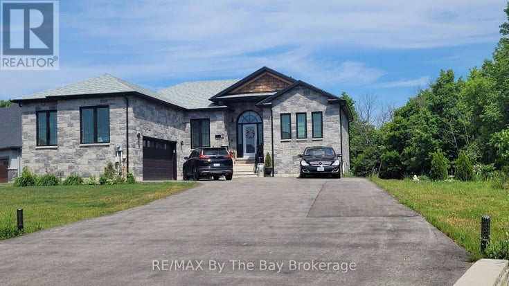16 WALNUT DRIVE - Wasaga Beach House for Sale, 3 Bedrooms (S12114816)