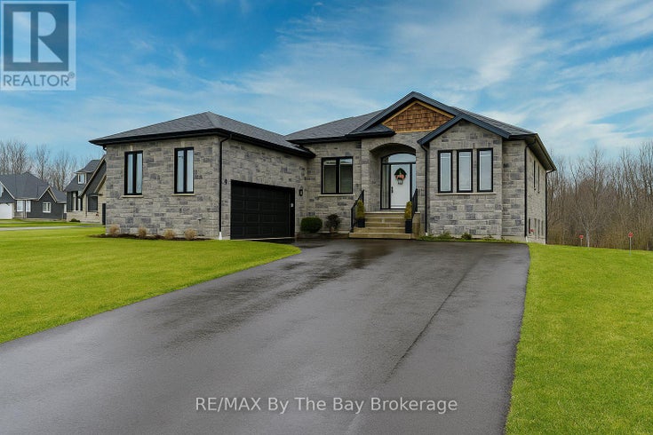 16 WALNUT DRIVE - Wasaga Beach House for Sale, 3 Bedrooms (S12114816)