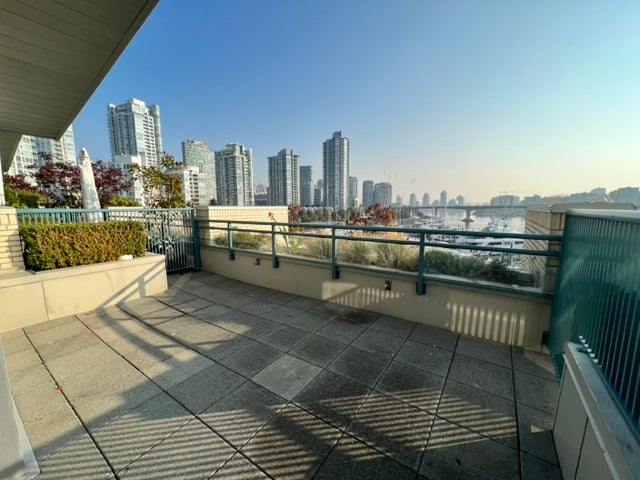 321-1228 Marinaside Crescent - Yaletown Apartment/Condo, 3 Bedrooms 