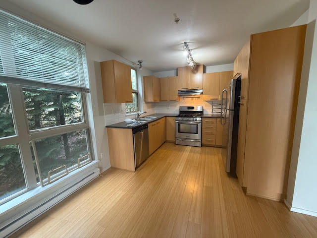 9339 University - Simon Fraser Univer. Apartment/Condo for rent, 3 Bedrooms 