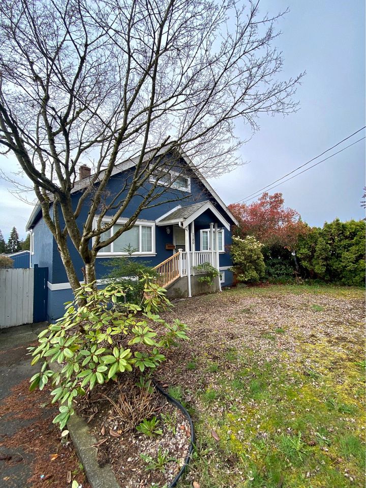 Upper 1780 Austin Ave - Central Coquitlam House/Single Family, 3 Bedrooms 