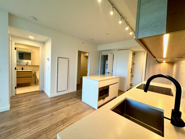 612-10448 University Drive - Whalley Apartment/Condo for Rent, 2 Bedrooms 