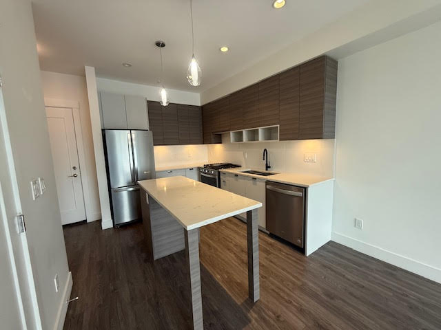 307- 20727 Willoughby Town Centre Dr  - Willoughby Heights Apartment/Condo for Rent, 1 Bedroom 