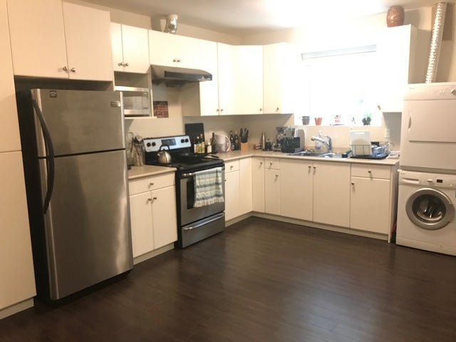 Runnymede Avenue - other House/Single Family, 2 Bedrooms (LOVELY 2 BEDROOM BASEMENT SUITE IN CENTRAL COQUITLAM)