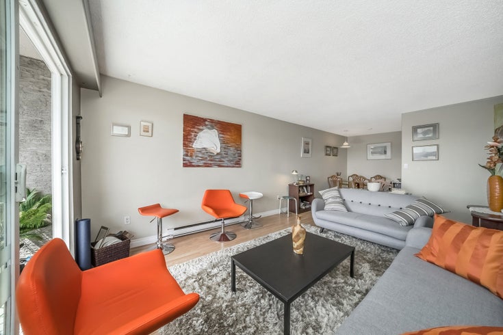 312 Carnavon Street - Brunette Apartment/Condo, 2 Bedrooms 