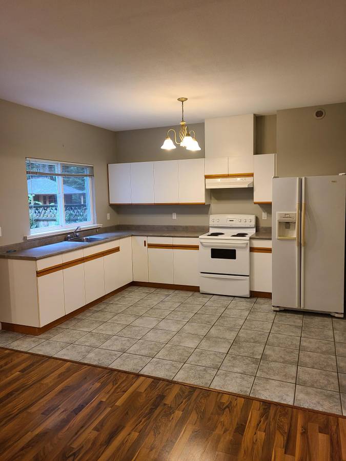 Lower - 2283 Parkway Blvd - Westwood Plateau House/Single Family, 2 Bedrooms 