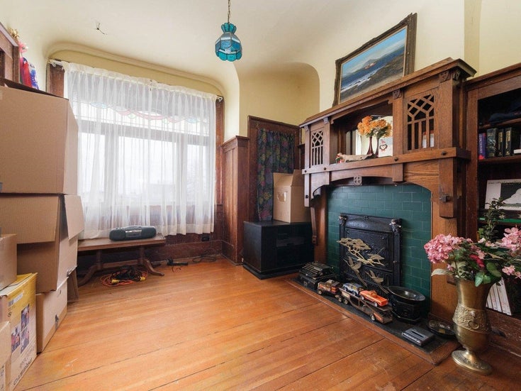 418 E Keith Road - Central Lonsdale Single Family Residence for Sale, 4 Bedrooms (R2980852)