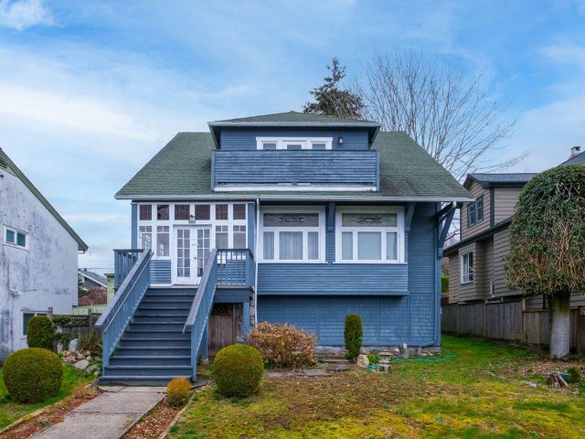 418 E Keith Road - Central Lonsdale Single Family Residence for Sale, 4 Bedrooms (R2980852)
