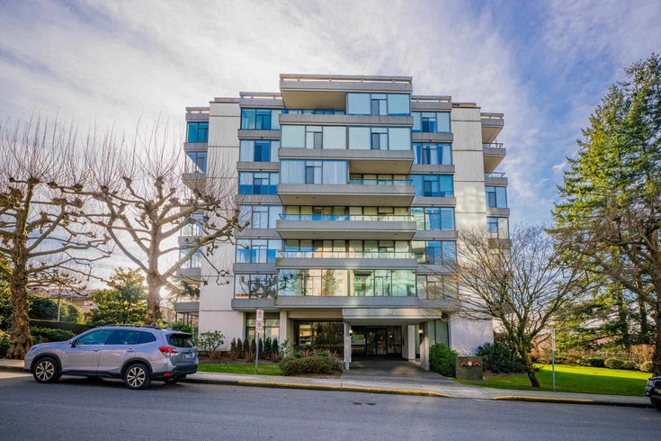 402 1420 DUCHESS AVENUE - Ambleside Apartment/Condo, 2 Bedrooms (R2912882)