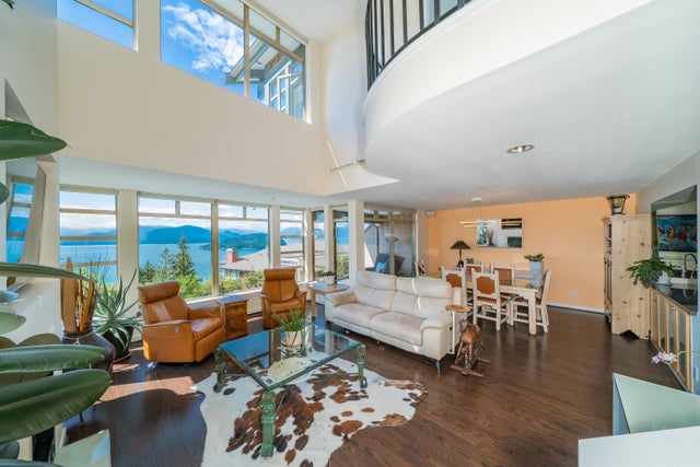 8664 Seascape Drive - Howe Sound Townhouse for Sale, 3 Bedrooms (R3026867)