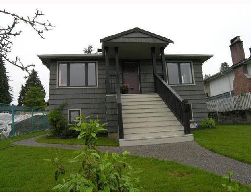 338 E 25th Street - Upper Lonsdale House/Single Family, 4 Bedrooms (V713067)