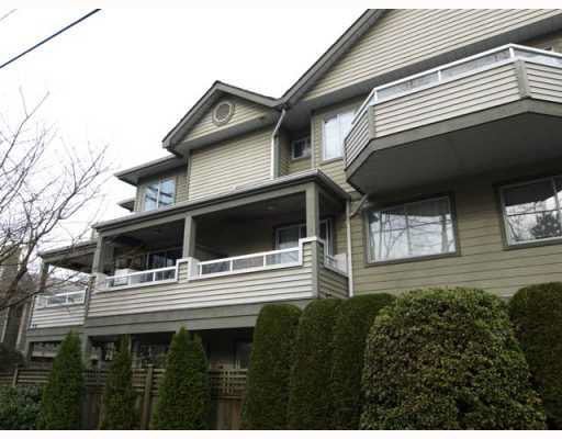 7 828 W 16th Street - Mosquito Creek Townhouse, 3 Bedrooms (V807268)