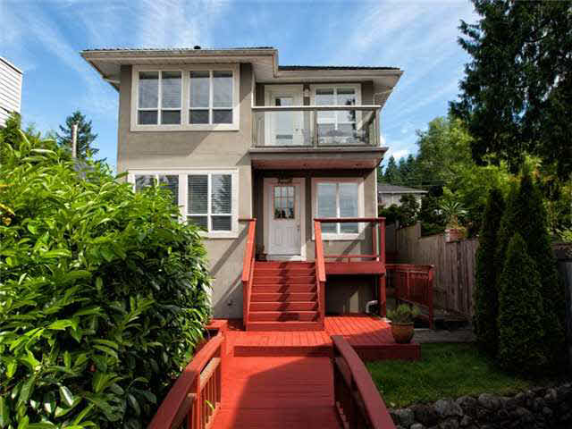 252 E 27th Street - Upper Lonsdale House/Single Family, 4 Bedrooms (V981825)