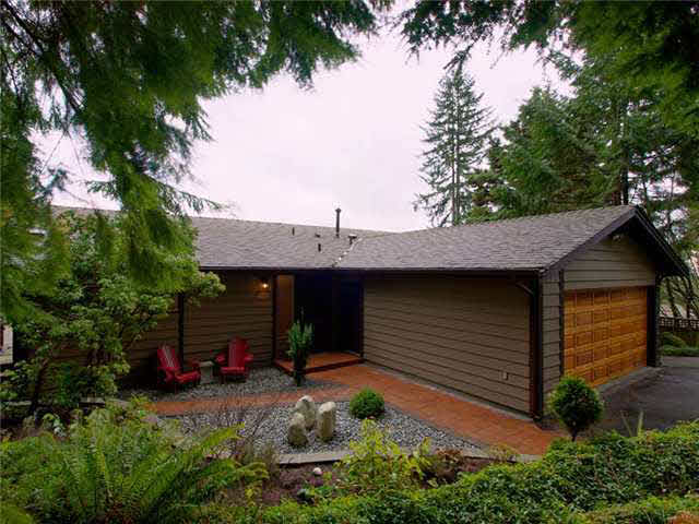 4692 Mountain Highway - Lynn Valley House/Single Family, 4 Bedrooms (V938080)