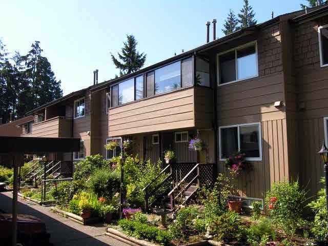 2343 Mountain Highway - Lynn Valley Townhouse, 4 Bedrooms (V602453)