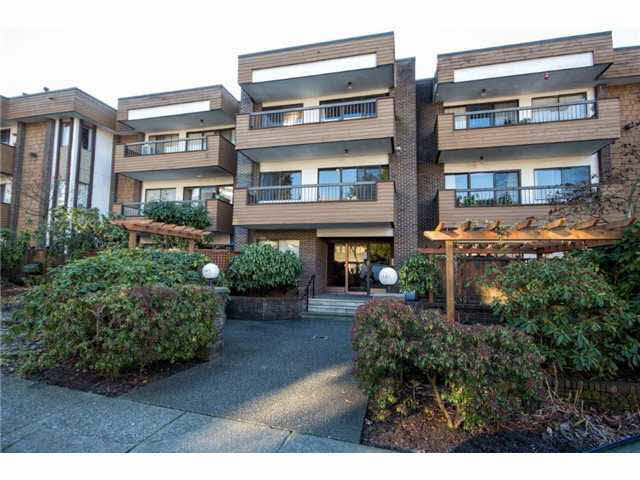 211 141 E 18th Street - Central Lonsdale Apartment/Condo, 1 Bedroom (V1038035)