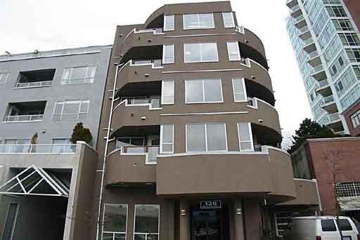 403 120 E 2nd Street - Lower Lonsdale Apartment/Condo, 2 Bedrooms (V373524)