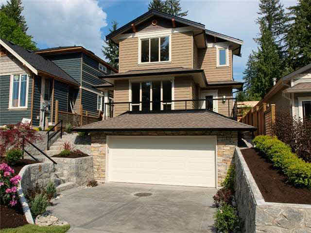 3976 Hoskins Road - Lynn Valley House/Single Family, 6 Bedrooms (V883483)