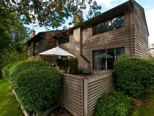 111 1950 Cedar Village Crescent - Westlynn Townhouse, 3 Bedrooms (V851108)